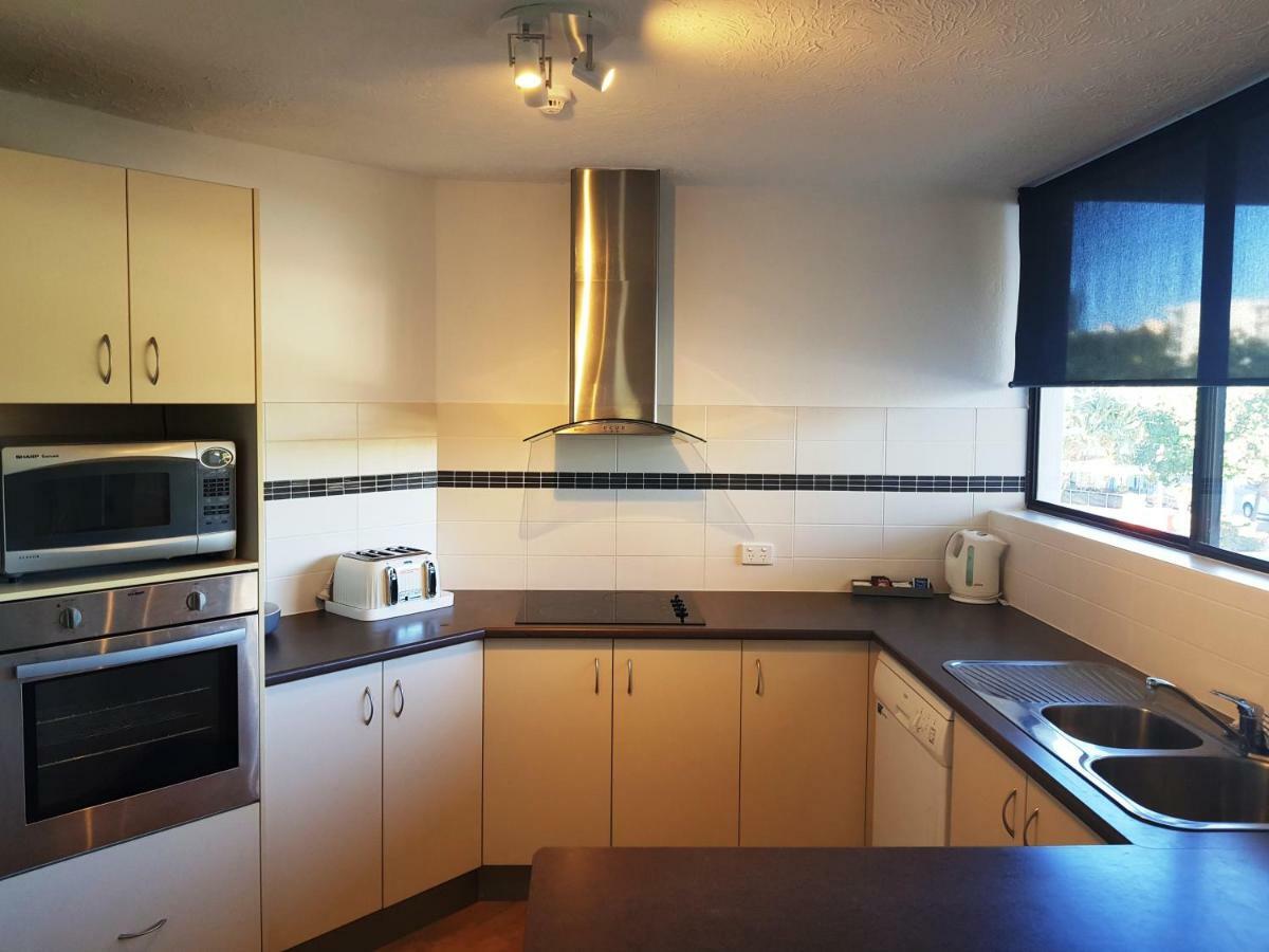 Bribie Island North Casablanca Beachfront Apartments מראה חיצוני תמונה