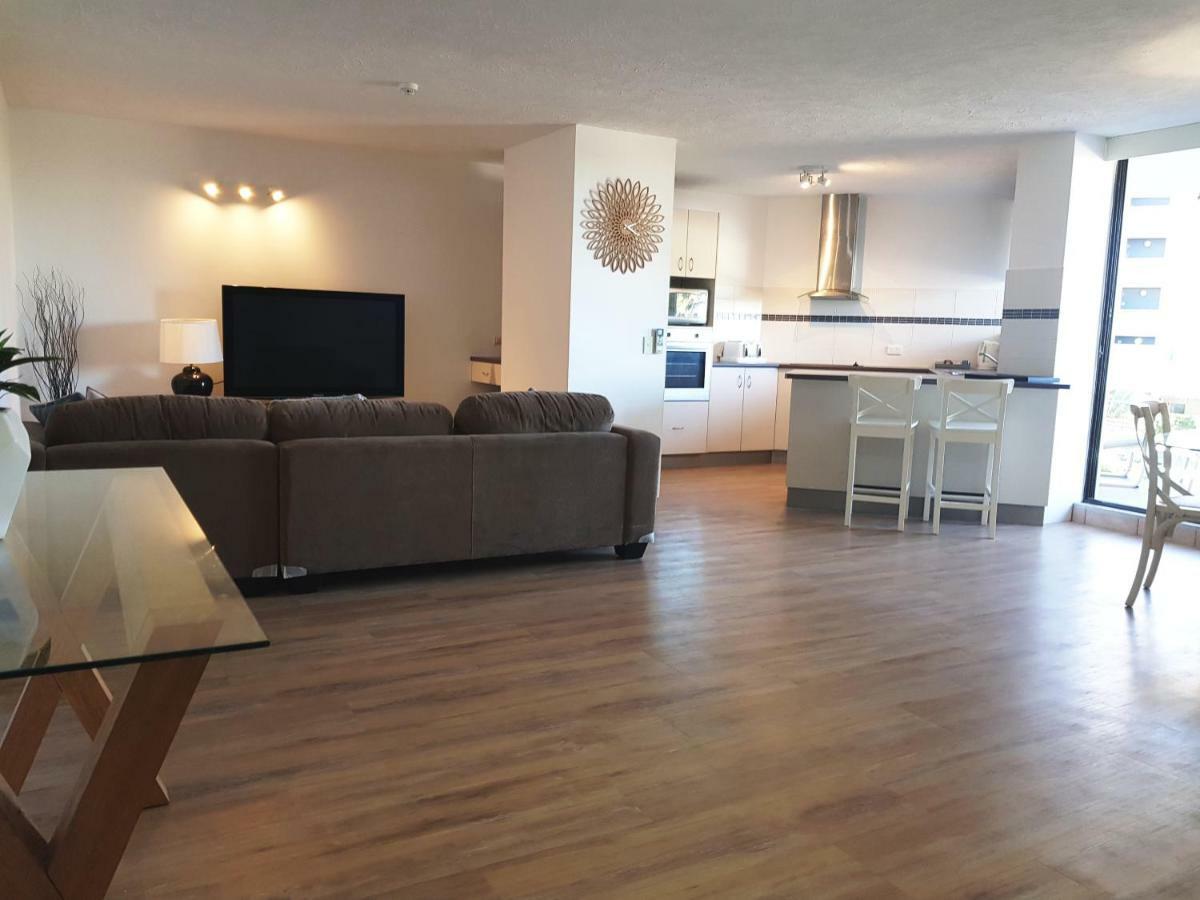 Bribie Island North Casablanca Beachfront Apartments מראה חיצוני תמונה